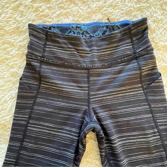 Lululemon Run Inspire Crop II Blue Space Dyed Size 4 - Picture 5 of 8
